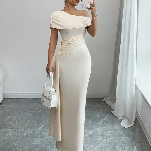 Eleganza Luxe Off-Shoulder Jurk – Champagne Beige Avondjurk