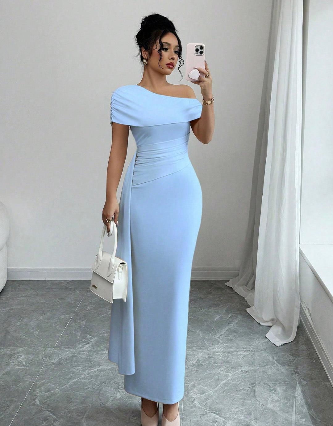Eleganza Luxe Off-Shoulder Jurk – Champagne Beige Avondjurk