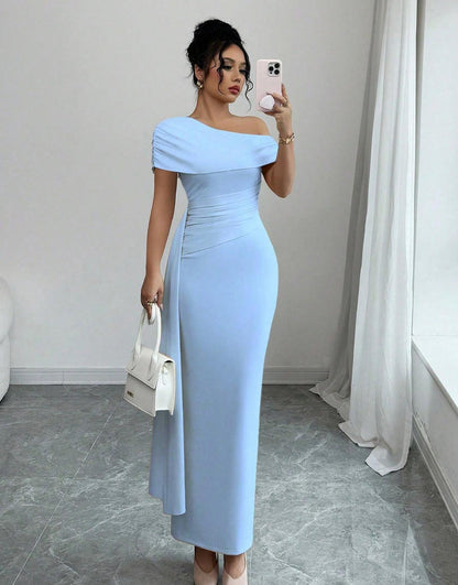 Eleganza Luxe Off-Shoulder Jurk – Champagne Beige Avondjurk